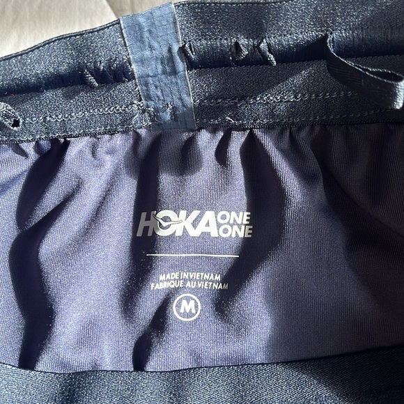 Like new condition HOKA  RUNNING SHORTS M - Picture 3 of 5
